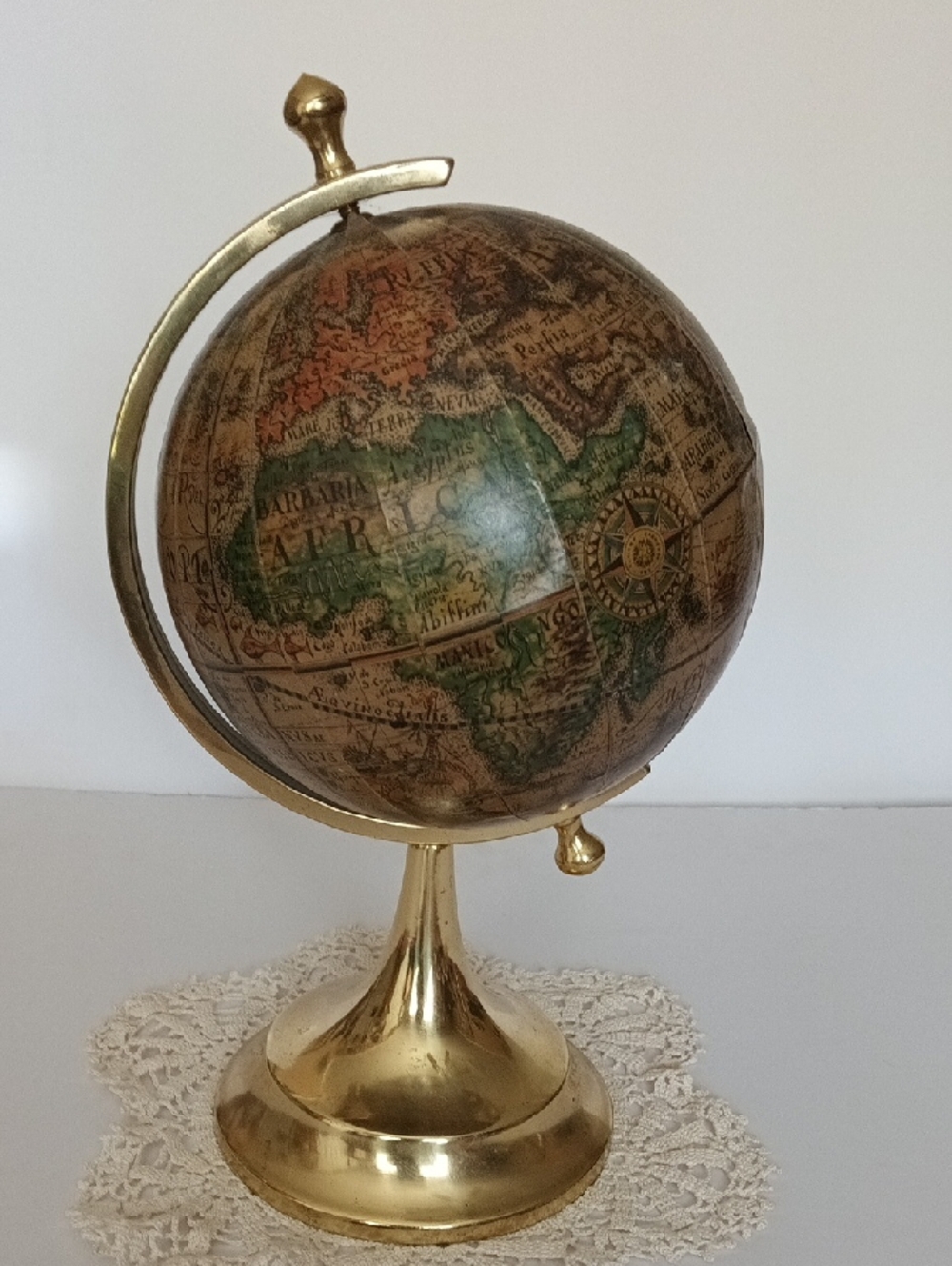 Vintage-Style Italian Old WorDecorative Globe with Brass Stand — Brown and Green